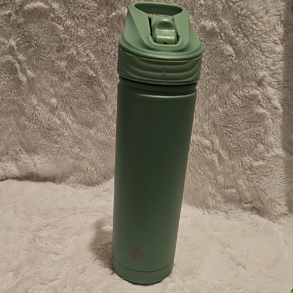 NEW TAL STAINLESS 26 OZ. MINT Green Insulated Bottle W/ FLIP UP SIP STRAW.